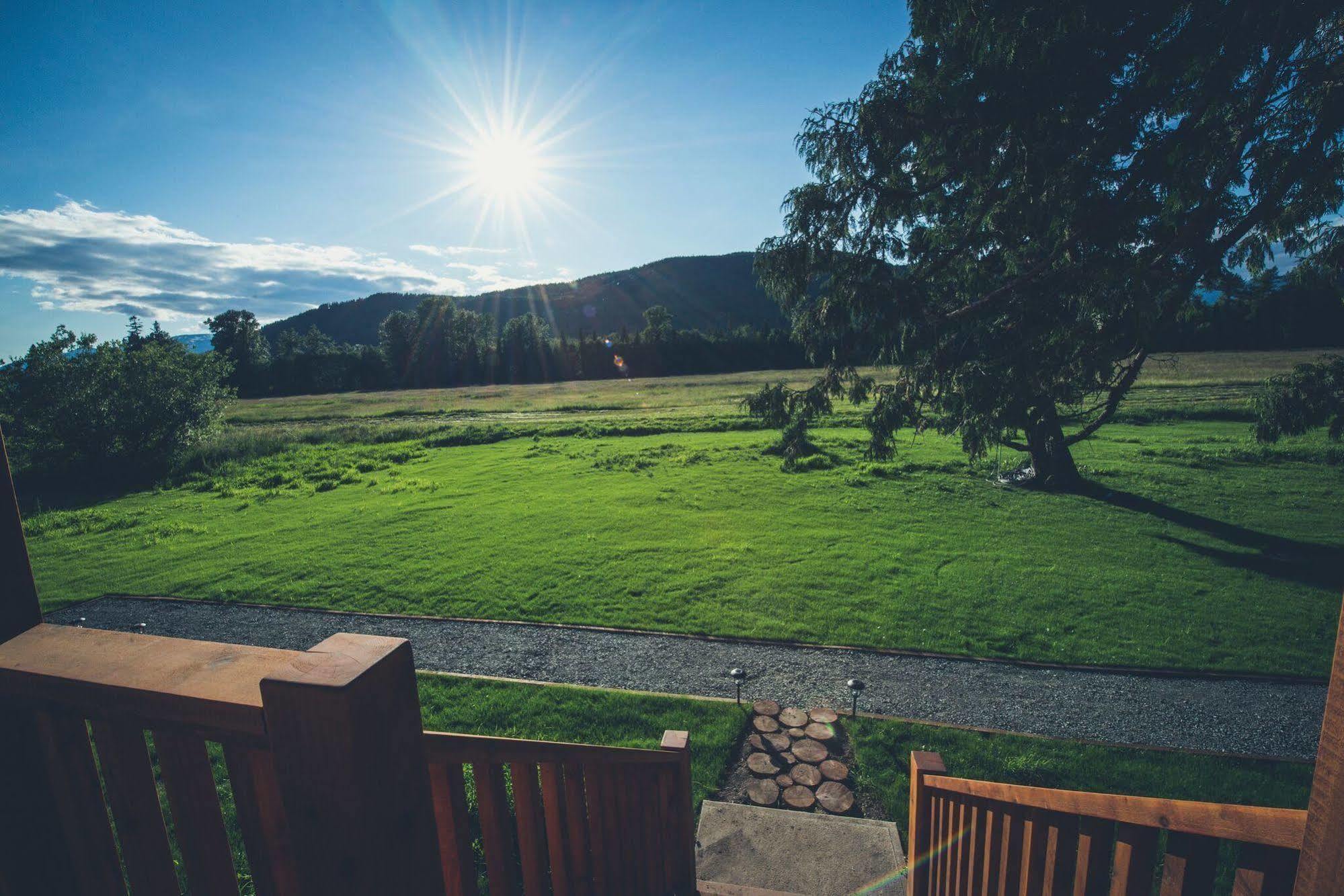 Hidden Acres Farm And Treehouse Resort Terrace Exteriör bild